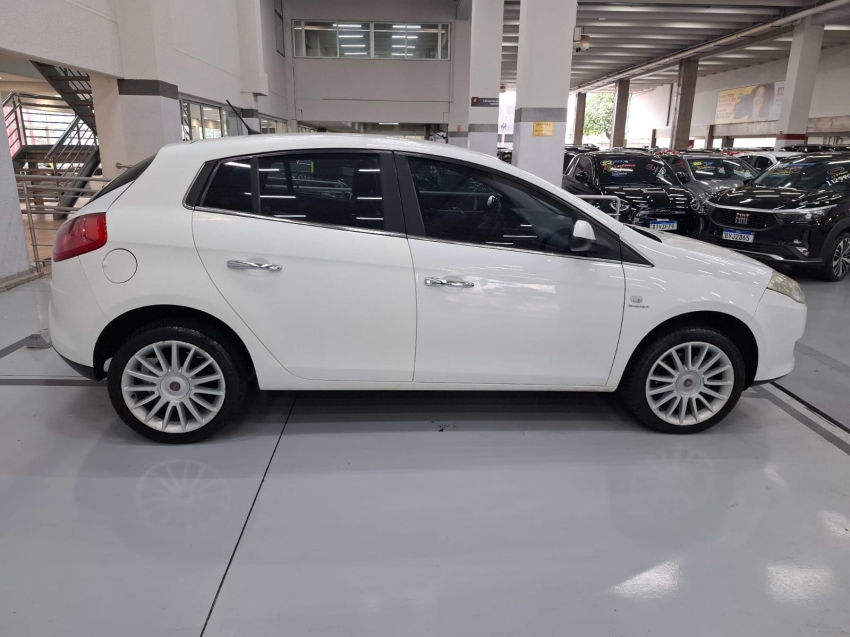 fiat bravo 1.8 absolute 16v flex 4p automatizado semiautomatico 2014 fiat bravo 1.8 absolute 16v flex 4p automatizado semiautomatico 2014
