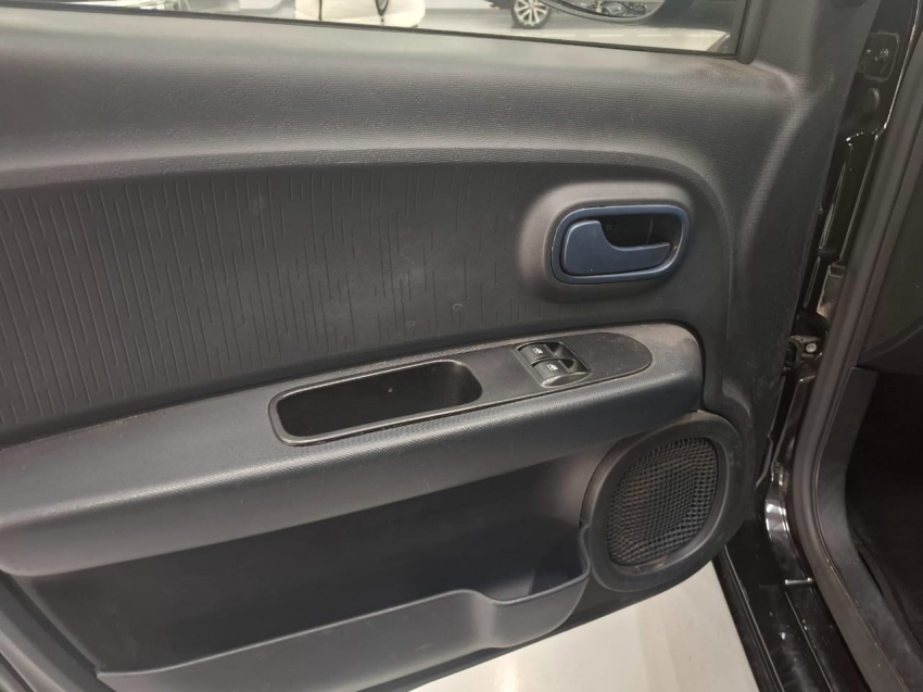 fiat mobi 1.0 evo flex like. manual 4p 2018 fiat mobi 1.0 evo flex like. manual 4p 2018