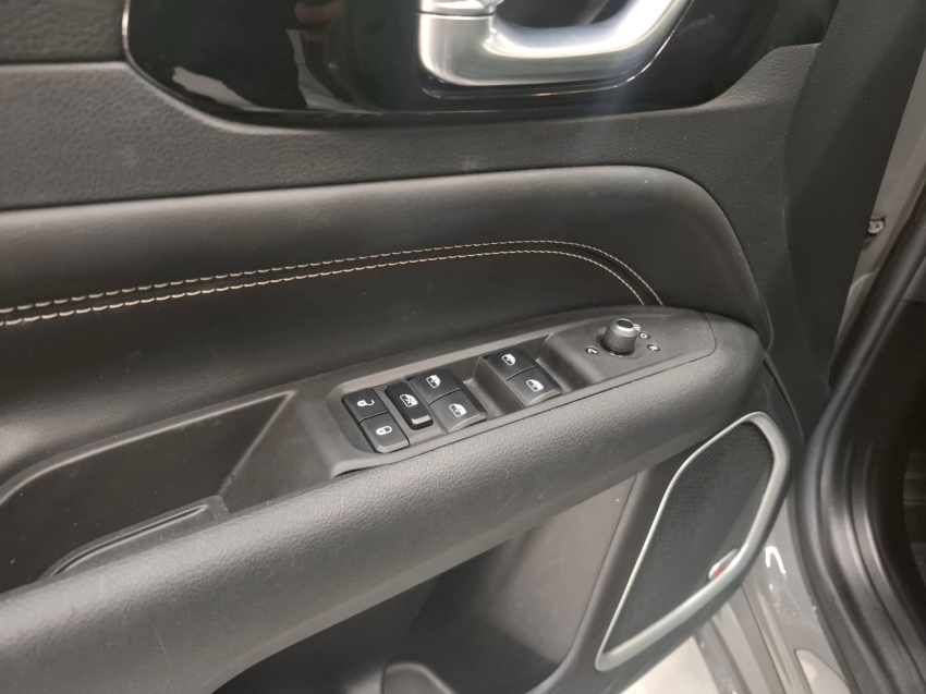 jeep compass 1.3 t270 turbo flex s at6 4p automatico 2025 jeep compass 1.3 t270 turbo flex s at6 4p automatico 2025