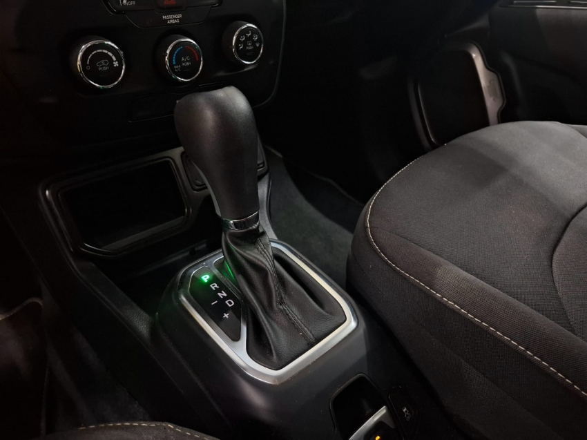 jeep renegade 1.3 t270 turbo flex sport at6 4p automatico 2023 jeep renegade 1.3 t270 turbo flex sport at6 4p automatico 2023