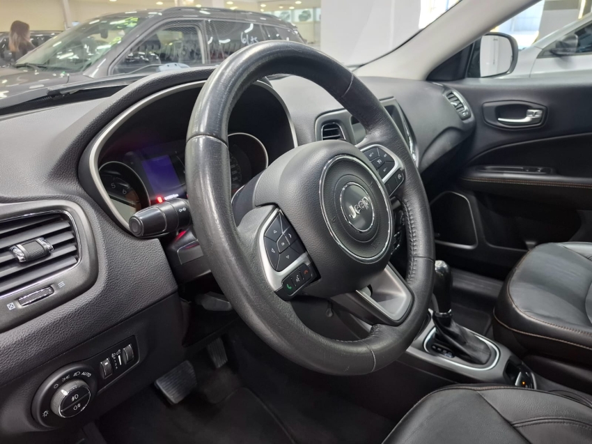 jeep compass 2.0 16v flex longitude automatico 4p 2018 jeep compass 2.0 16v flex longitude automatico 4p 2018