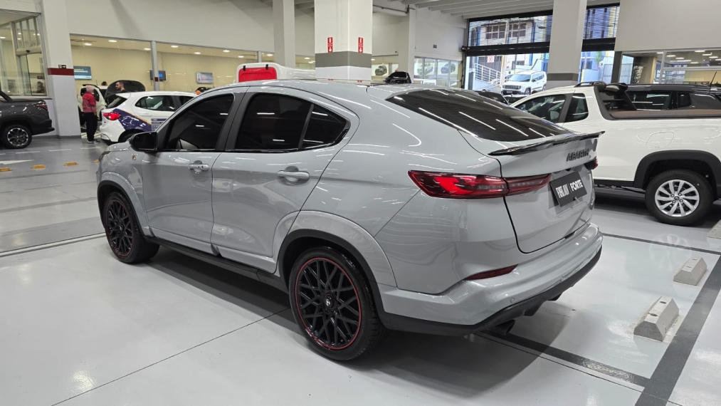 fiat fastback 1.3 turbo 270 flex abarth at6 4p automatico 202415