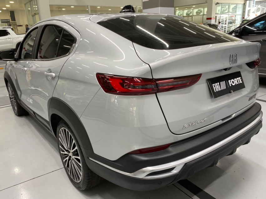 fiat fastback 1.3 turbo 270 flex limited edition at6 4p automatico 202515