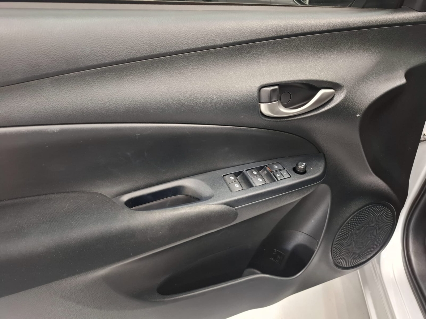 toyota yaris 1.3 16v flex xl multidrive 4p automatico 2019