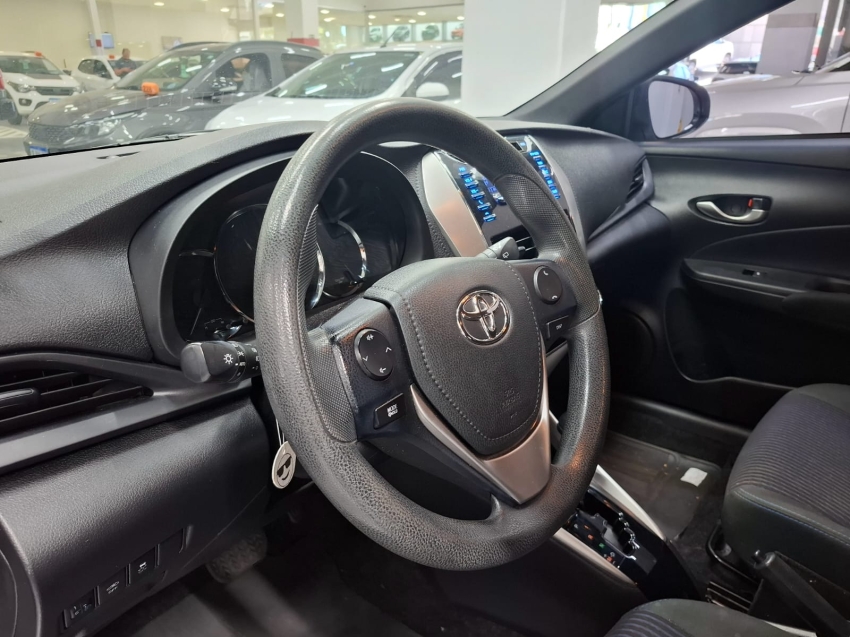 toyota yaris 1.3 16v flex xl multidrive 4p automatico 2019