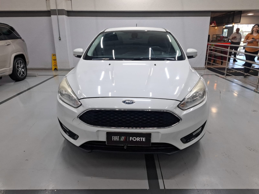 ford focus 2.0 se plus fastback 16v flex 4p powershift manual 2018