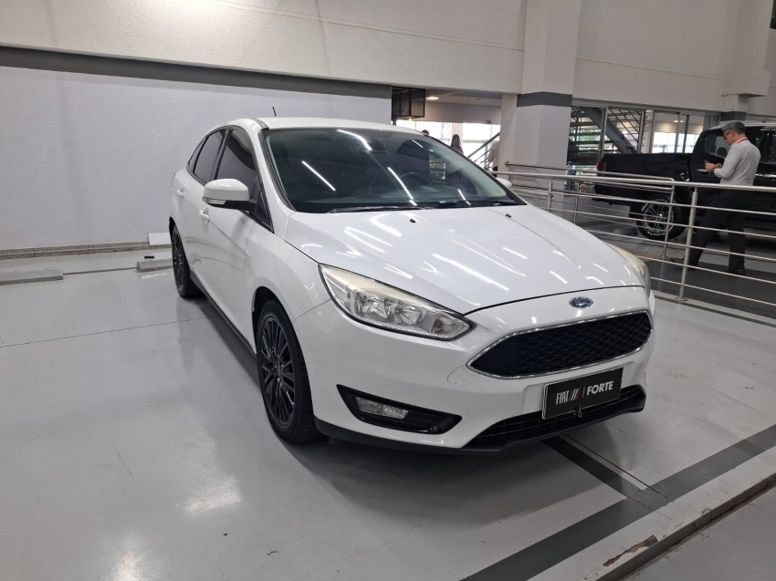 ford focus 2.0 se plus fastback 16v flex 4p powershift manual 2018