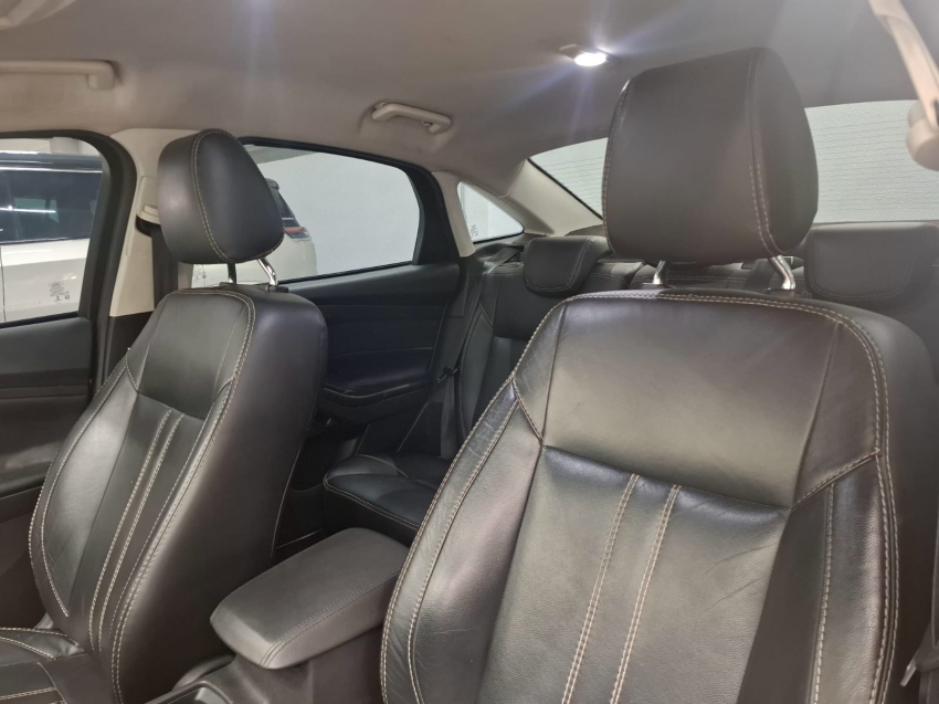 ford focus 2.0 se plus fastback 16v flex 4p powershift manual 2018