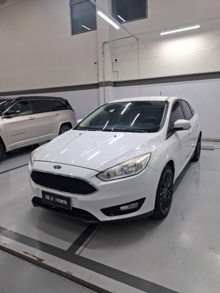 ford focus 2.0 se plus fastback 16v flex 4p powershift manual 2018
