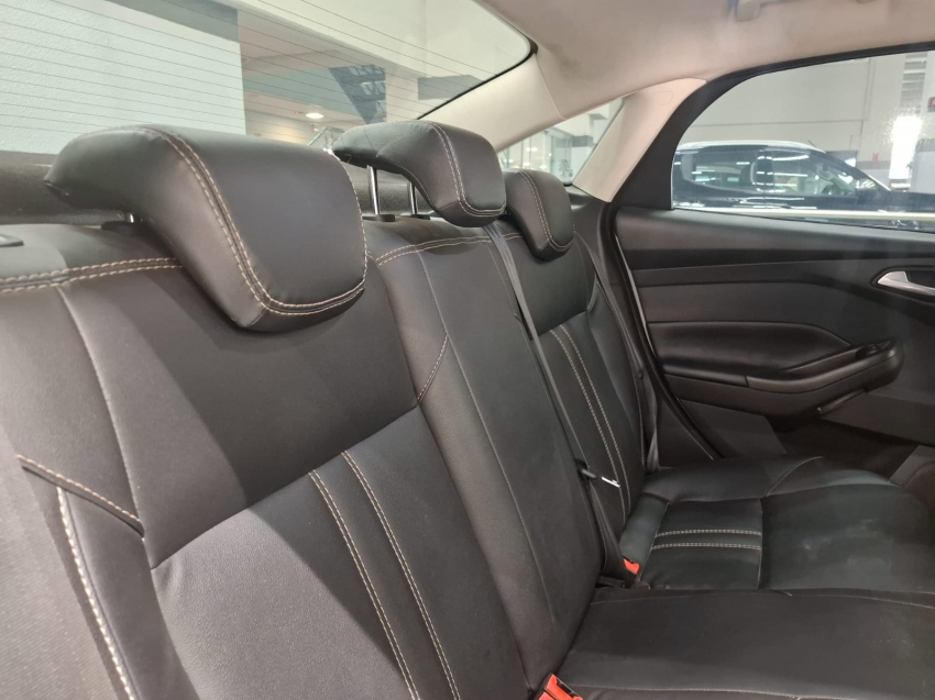 ford focus 2.0 se plus fastback 16v flex 4p powershift manual 2018