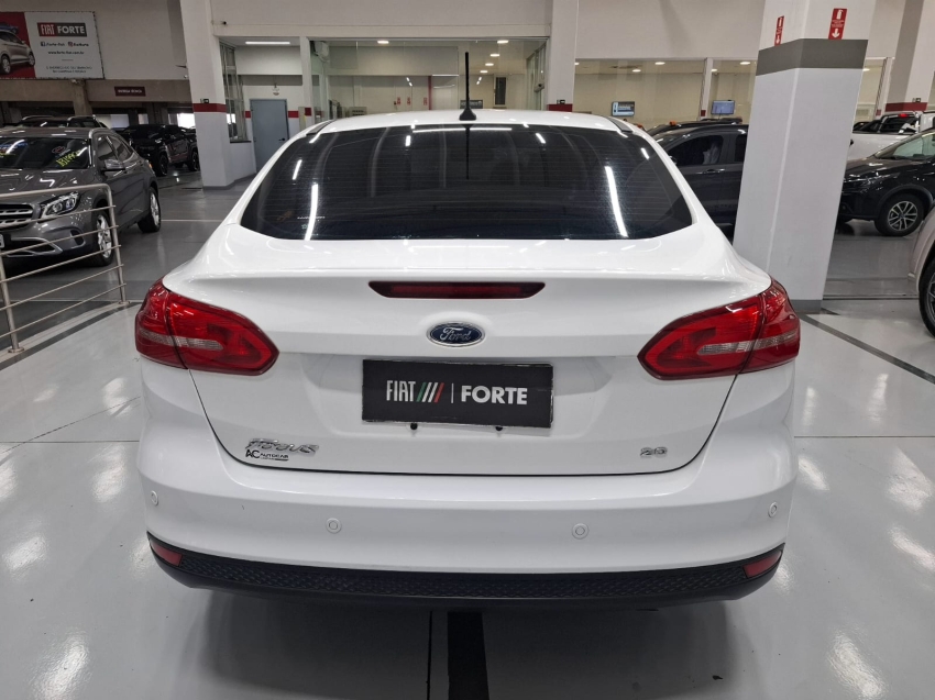 ford focus 2.0 se plus fastback 16v flex 4p powershift manual 2018