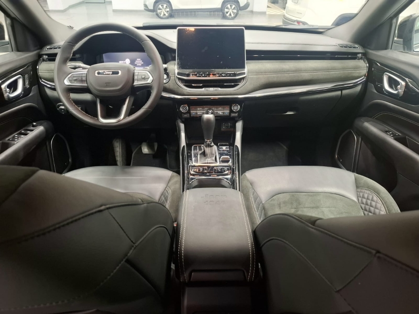 jeep commander 2.0 hurricane 4 turbo gasolina blackhawk at9 4p automatico 2025 jeep commander 2.0 hurricane 4 turbo gasolina blackhawk at9 4p automatico 2025