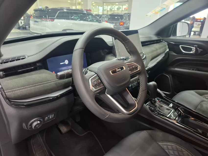 jeep commander 2.0 hurricane 4 turbo gasolina blackhawk at9 4p automatico 2025 jeep commander 2.0 hurricane 4 turbo gasolina blackhawk at9 4p automatico 2025