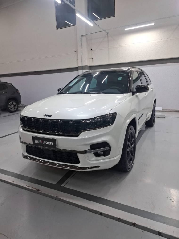 jeep commander 2.0 hurricane 4 turbo gasolina blackhawk at9 4p automatico 2025