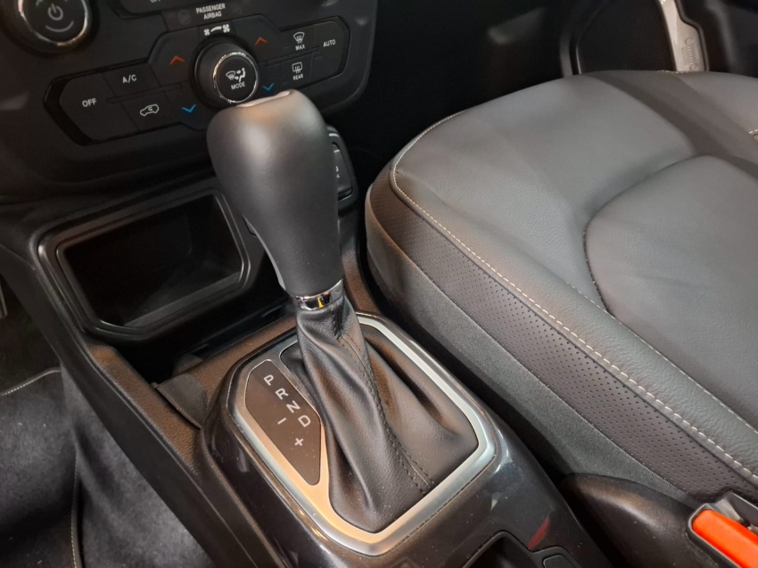 jeep renegade 1.3 t270 turbo flex longitude at6 4p automatico 2025