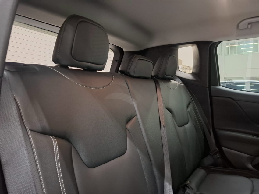 jeep renegade 1.3 t270 turbo flex longitude at6 4p automatico 2025