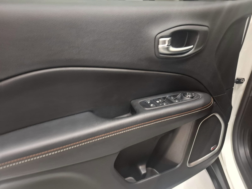jeep compass 2.0 16v flex longitude automatico 4p 2018