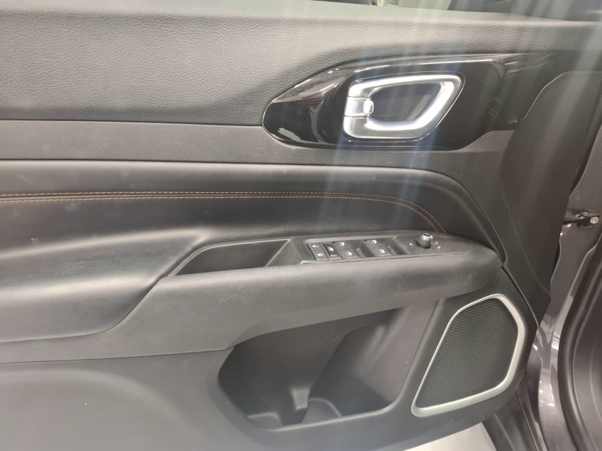 jeep commander 1.3 t270 turbo flex limited at6 4p automatico 2022 jeep commander 1.3 t270 turbo flex limited at6 4p automatico 2022