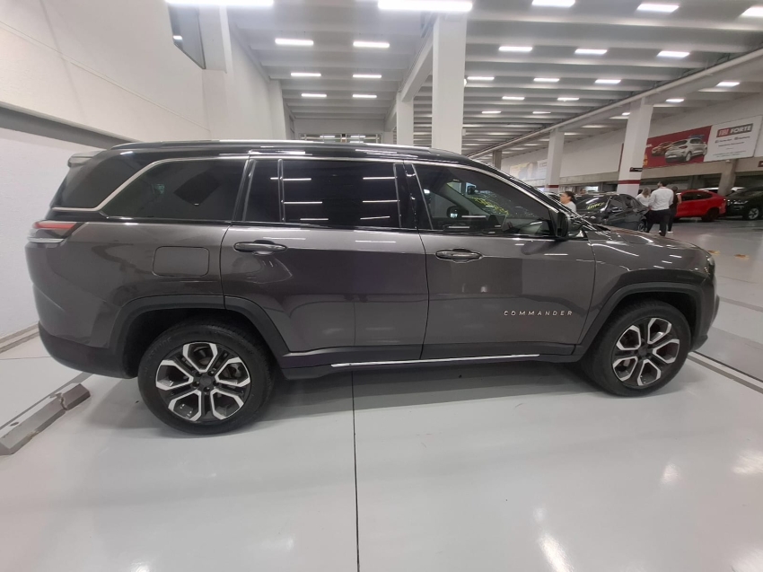 jeep commander 1.3 t270 turbo flex limited at6 4p automatico 2022 jeep commander 1.3 t270 turbo flex limited at6 4p automatico 2022