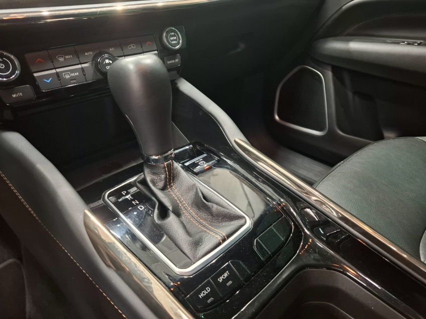 jeep commander 1.3 t270 turbo flex limited at6 4p automatico 2023 jeep commander 1.3 t270 turbo flex limited at6 4p automatico 2023