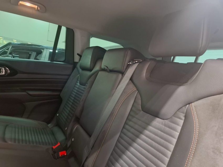 jeep commander 1.3 t270 turbo flex limited at6 4p automatico 2023 jeep commander 1.3 t270 turbo flex limited at6 4p automatico 2023