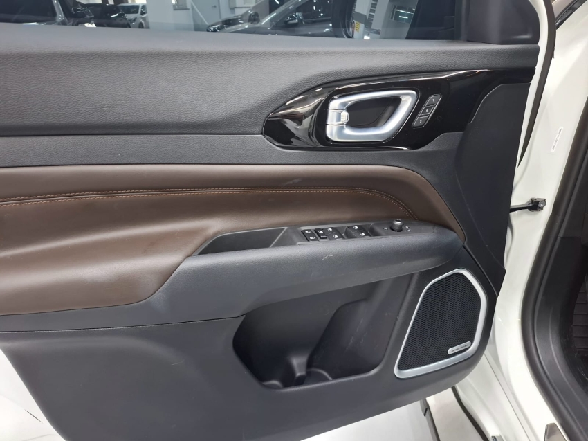 jeep commander 1.3 t270 turbo flex overland at6 4p automatico 2025 jeep commander 1.3 t270 turbo flex overland at6 4p automatico 2025