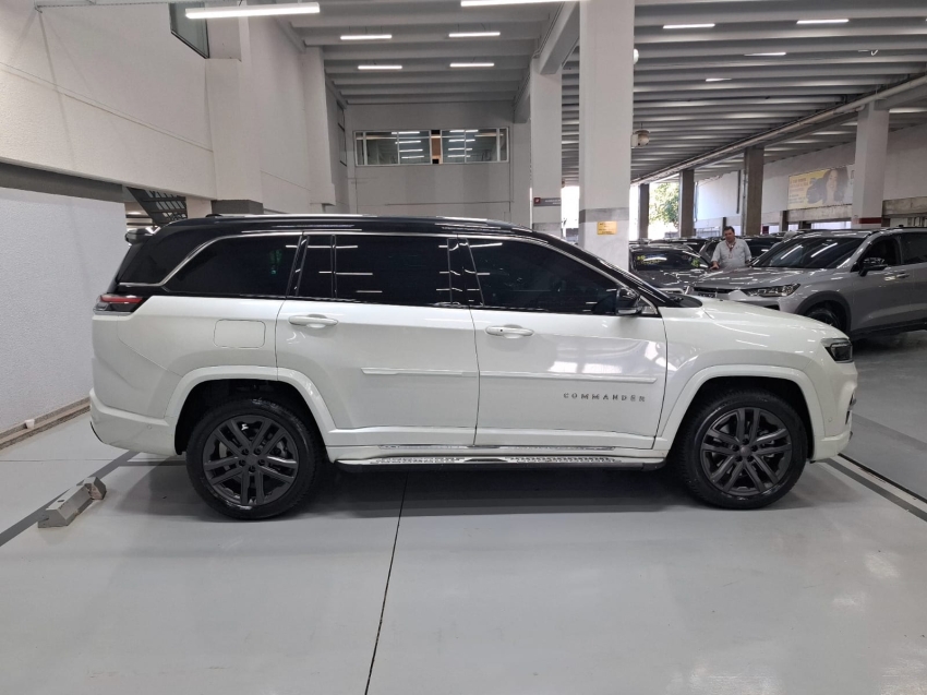 jeep commander 1.3 t270 turbo flex overland at6 4p automatico 2025 jeep commander 1.3 t270 turbo flex overland at6 4p automatico 2025