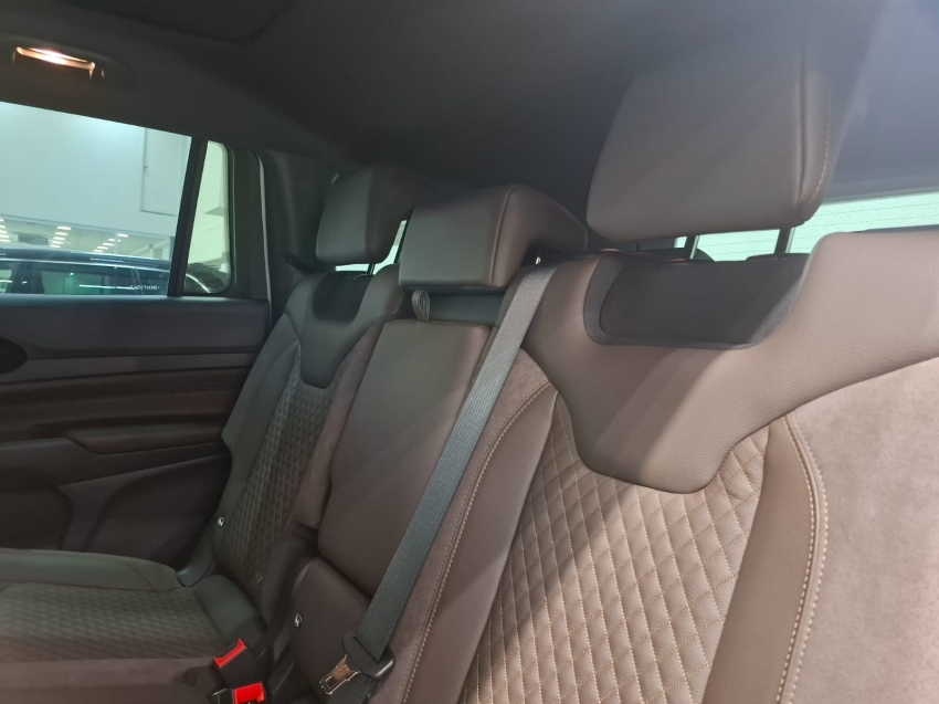 jeep commander 1.3 t270 turbo flex overland at6 4p automatico 2025 jeep commander 1.3 t270 turbo flex overland at6 4p automatico 2025