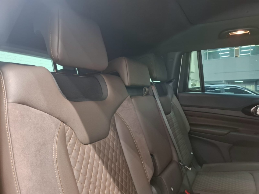 jeep commander 1.3 t270 turbo flex overland at6 4p automatico 2025 jeep commander 1.3 t270 turbo flex overland at6 4p automatico 2025