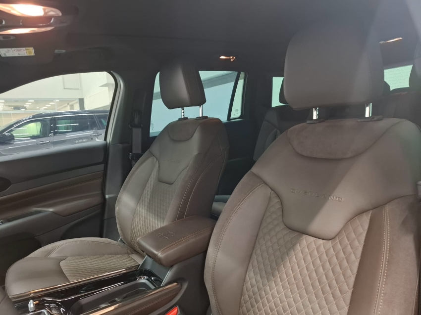 jeep commander 1.3 t270 turbo flex overland at6 4p automatico 2025 jeep commander 1.3 t270 turbo flex overland at6 4p automatico 2025