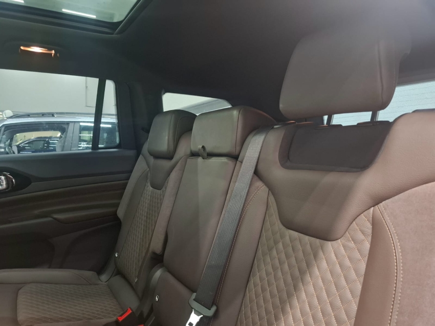 jeep commander 1.3 t270 turbo flex overland at6 4p automatico 2022 jeep commander 1.3 t270 turbo flex overland at6 4p automatico 2022