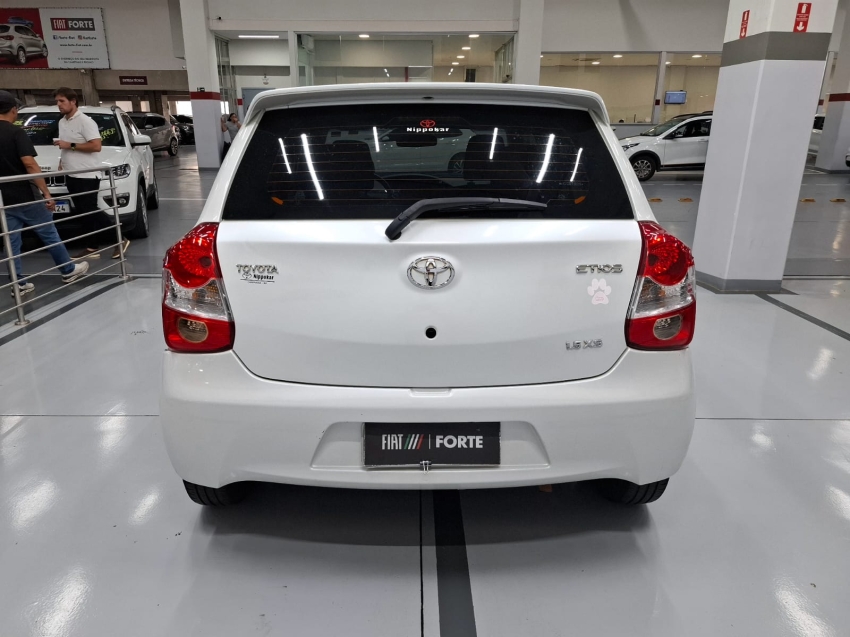 toyota etios 1.5 xs 16v flex 4p automatico 201714