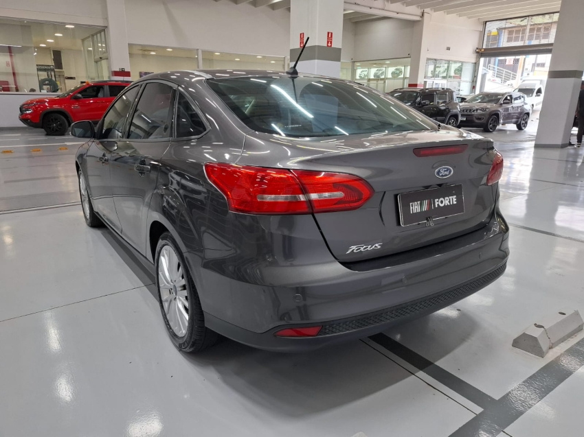 ford focus 2.0 se 16v flex 4p powershift manual 201815