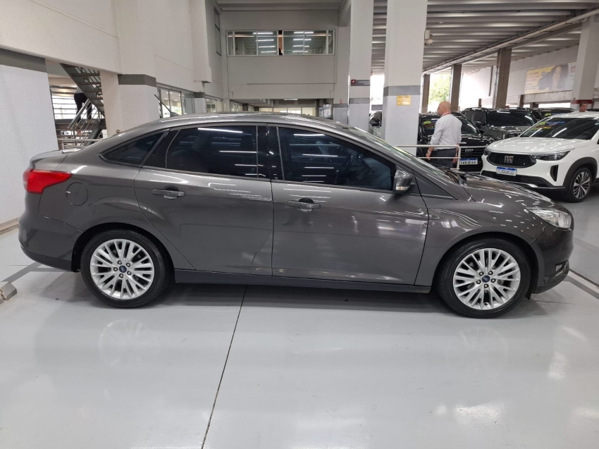 ford focus 2.0 se 16v flex 4p powershift manual 20184