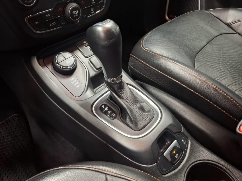 jeep compass 2.0 16v diesel longitude 4x4 automatico 4p 20216