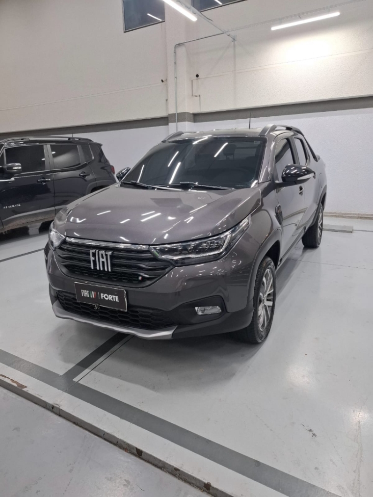 fiat strada 1.3 firefly flex volcano cd cvt 4p automatico 2025