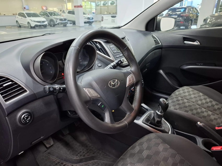 hyundai hb20 1.6 comfort plus 16v flex 4p automatico manual 20165