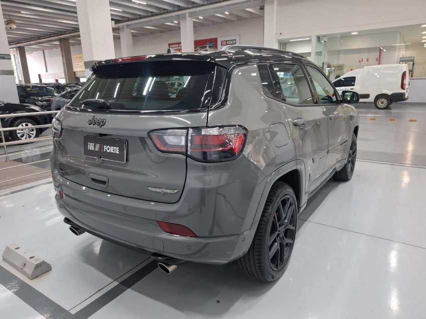 jeep compass 2.0 hurricane 4 turbo gasolina blackhawk at9 4p automatico 202513