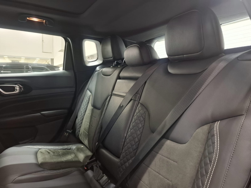 jeep compass 2.0 hurricane 4 turbo gasolina blackhawk at9 4p automatico 202512