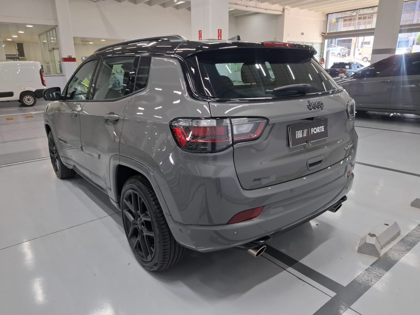 jeep compass 2.0 hurricane 4 turbo gasolina blackhawk at9 4p automatico 202515