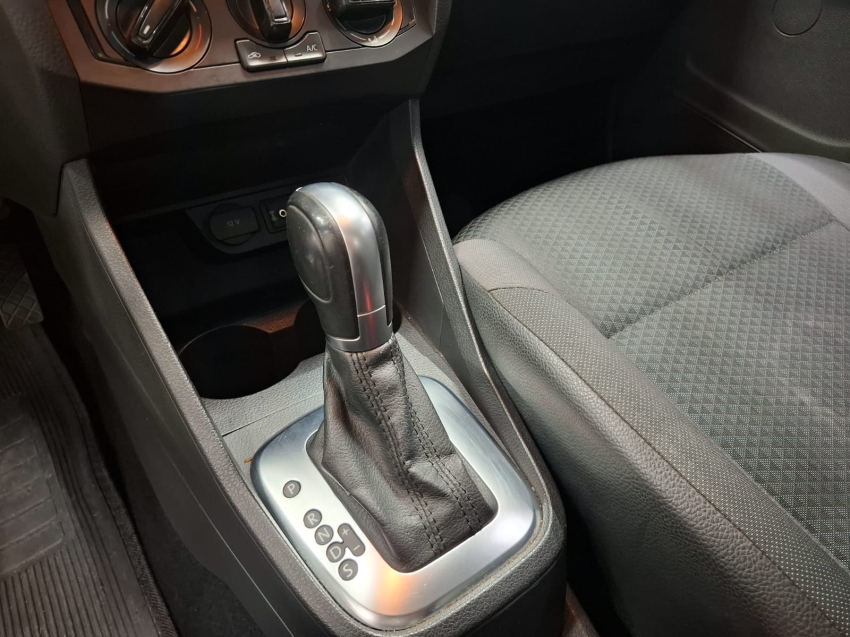 volkswagen voyage 1.6 16v msi totalflex 4p automatico flex 20196