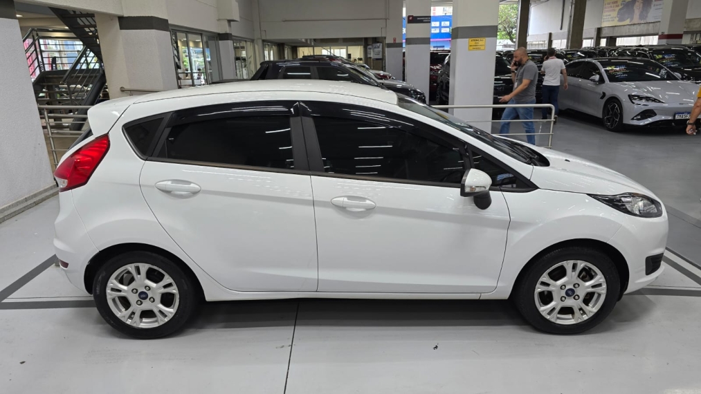 ford fiesta 1.6 se hatch 16v flex 4p manual 20174