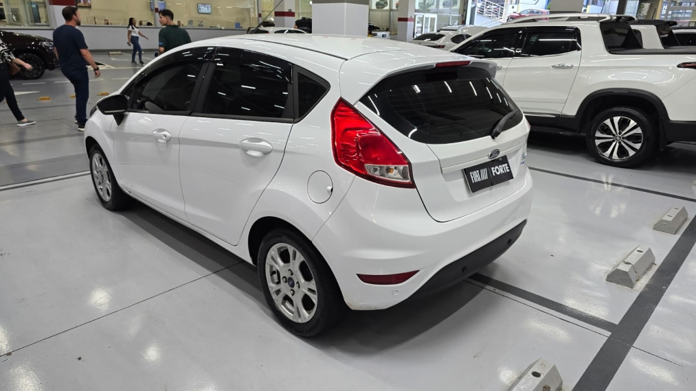 ford fiesta 1.6 se hatch 16v flex 4p manual 201715