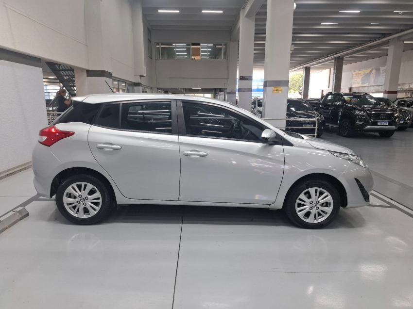 toyota yaris 1.3 16v flex xl plus tech multidrive 4p automatico 20194