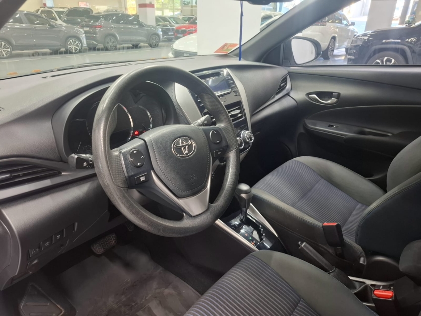 toyota yaris 1.3 16v flex xl plus tech multidrive 4p automatico 20195