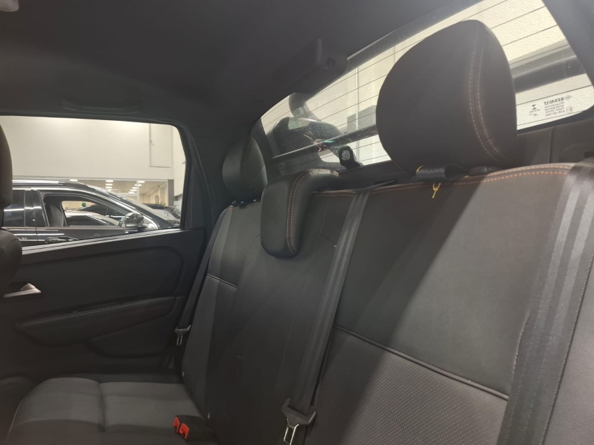 renault oroch 1.3 tce flex outsider x-tronic 4p automatico 202312