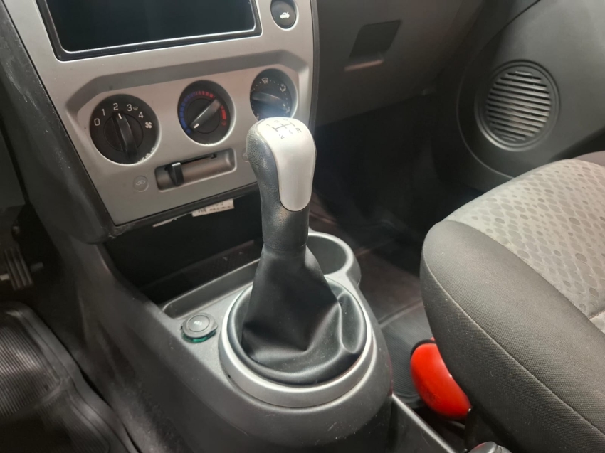 ford fiesta 1.6 mpi class hatch 8v flex 4p manual 20136