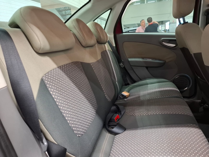 fiat siena 1.6 mpi essence 16v flex 4p automatizado manual 201411