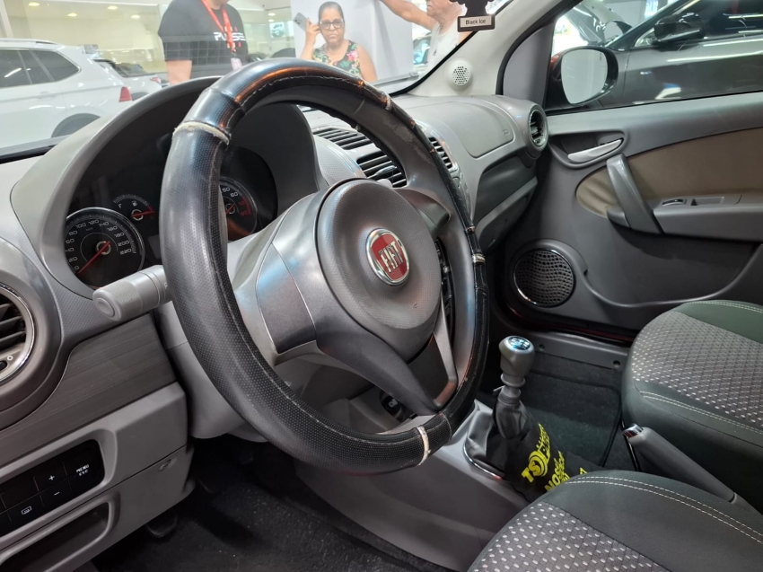 fiat siena 1.6 mpi essence 16v flex 4p automatizado manual 20145