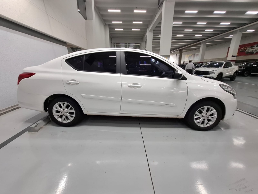 nissan versa 1.6 16v flexstart sv 4p xtronic flex automatico 20204
